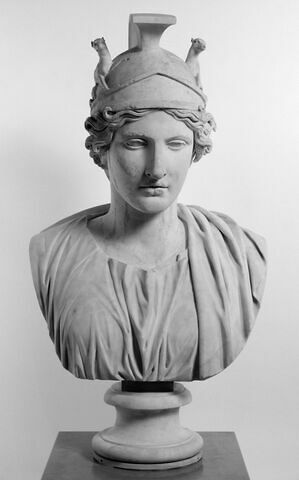 statue