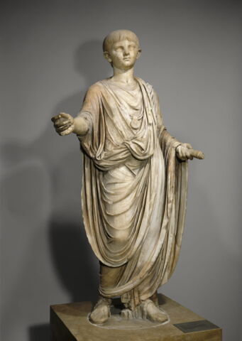 statue, image 5/9