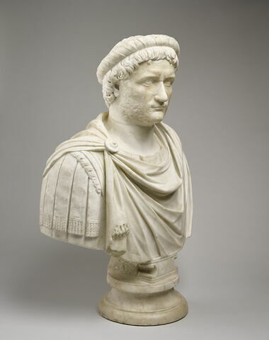 statue, image 5/5