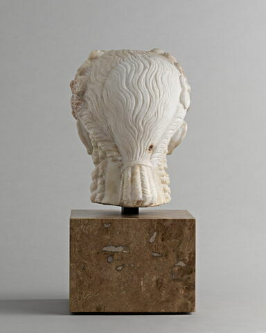 statue, image 3/5