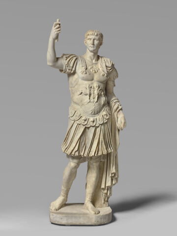statue