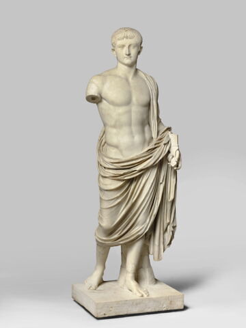 statue, image 3/11