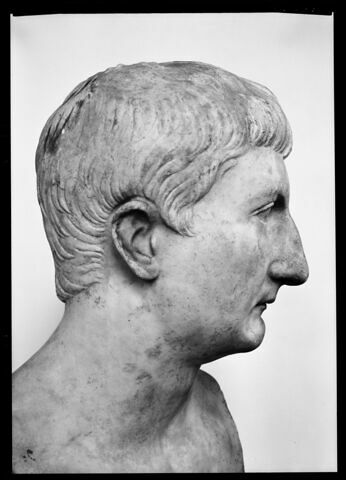 statue, image 4/5