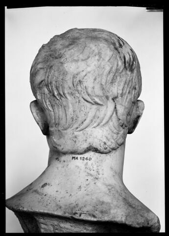 statue, image 5/5