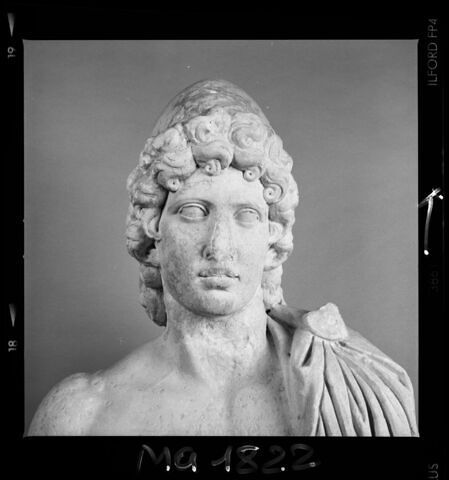 statue, image 11/13