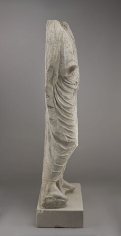statue, image 2/4