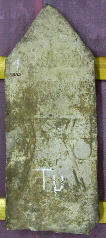 Stèle votive à Saturne, image 2/2