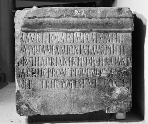 base de statue, image 6/8