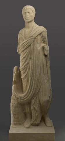 statue