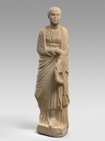 statue