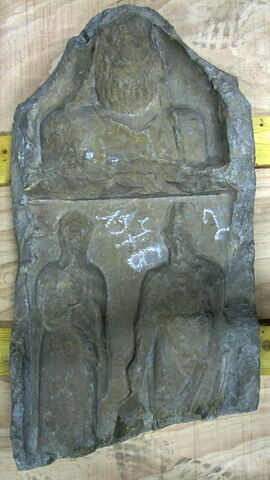 Stèle votive à Saturne, image 2/3