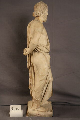 statuette, image 2/4