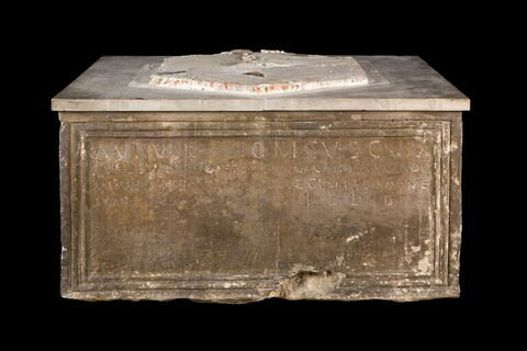 monument ; inscription