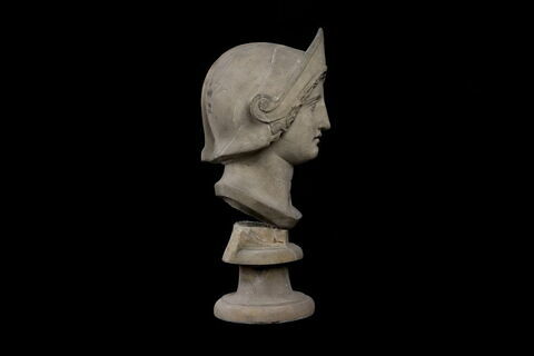 statue, image 2/8