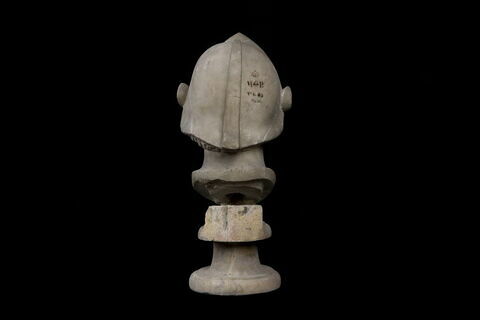 statue, image 4/8