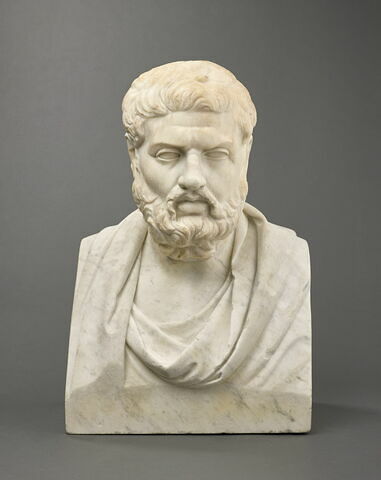 statue