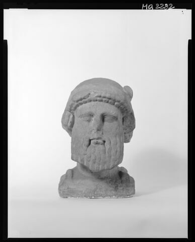 statue, image 2/3