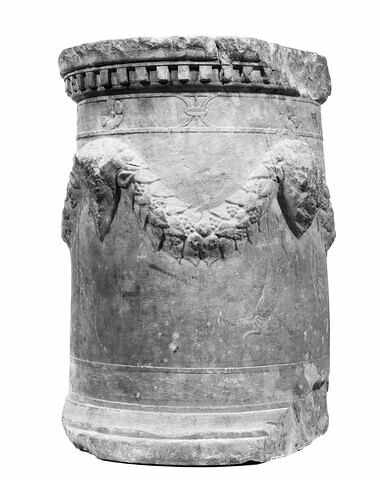 autel funéraire, image 2/3