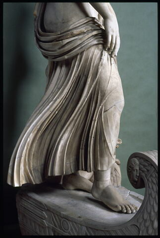 statue, image 5/6