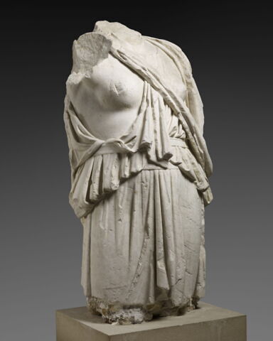 statue, image 2/4