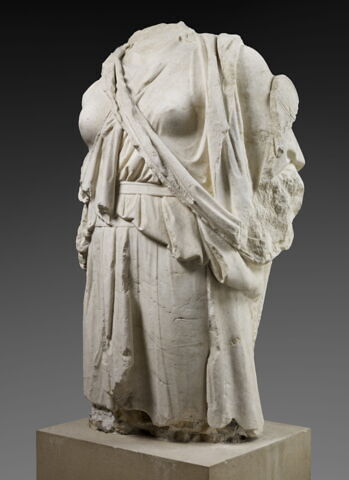 statue, image 3/4