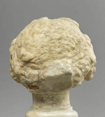 statuette, image 4/4