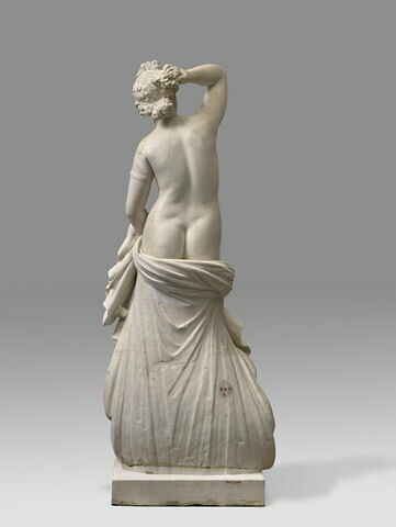Aphrodite Louvre Borghèse, image 7/13
