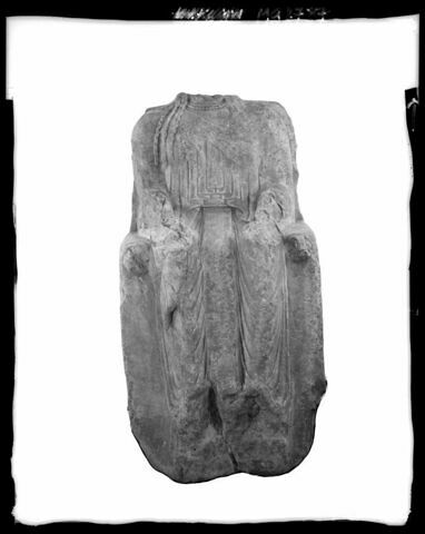 statue, image 2/8