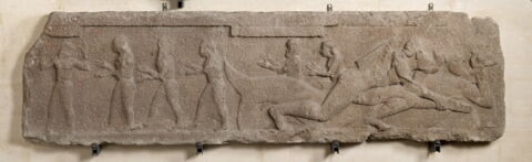 Frise architrave du temple d'Athena à Assos, combat d'Héraclès et Triton, image 4/9