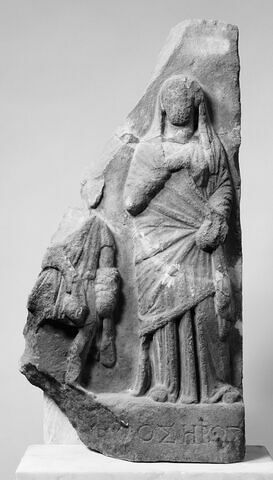 stèle funéraire, image 2/2