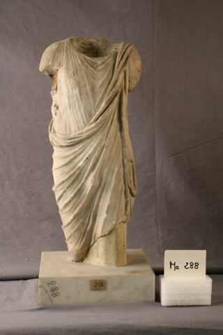 statuette
