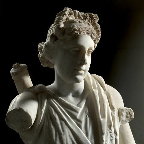 statue, image 2/6
