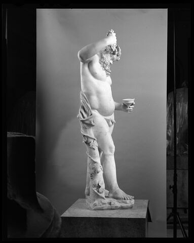 statue, image 3/11
