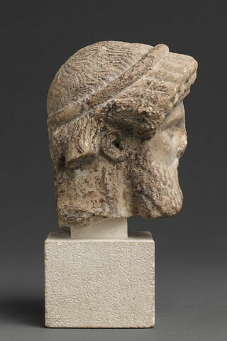 statuette, image 2/4