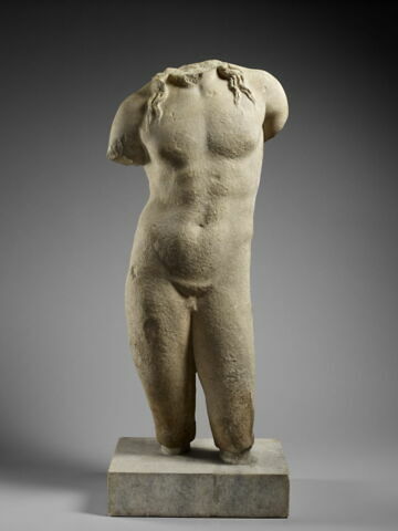 statue