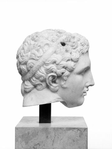 statue, image 8/10