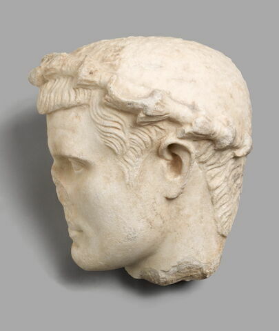 statue, image 4/4