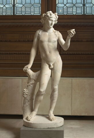 statue