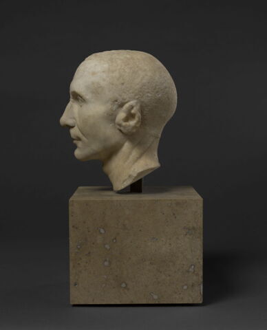 statue, image 3/6