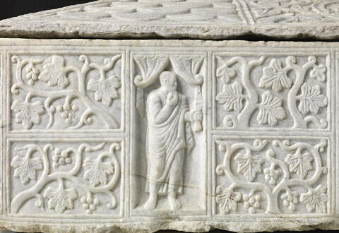sarcophage ; couvercle de sarcophage, image 2/7