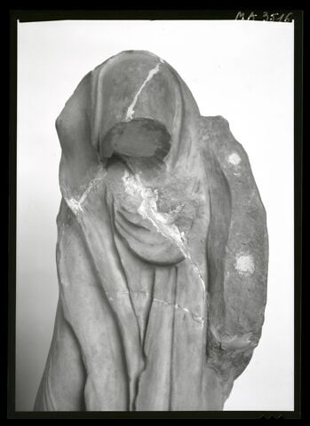 statue, image 11/17