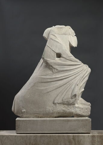statue, image 4/17