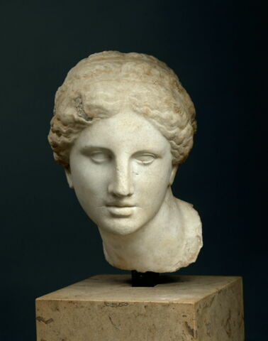 Tête d'Aphrodite du type de l'