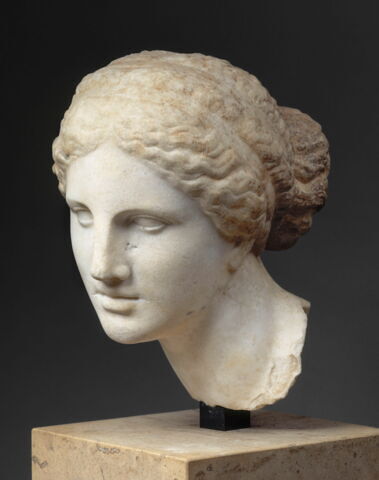 Tête d'Aphrodite du type de l'