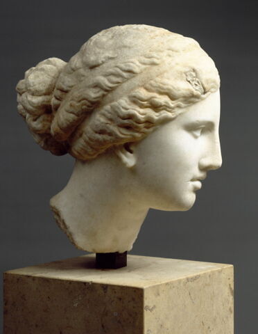 Tête d'Aphrodite du type de l'