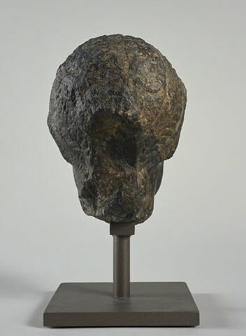 statue, image 2/4