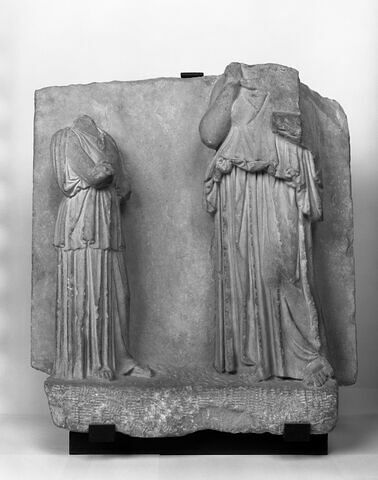 Stèle funéraire d'Amphipolis, image 2/2