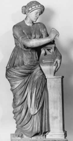 statue