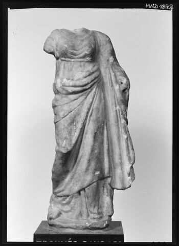 statuette, image 7/7