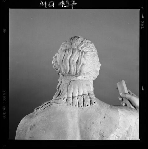 statue, image 5/22